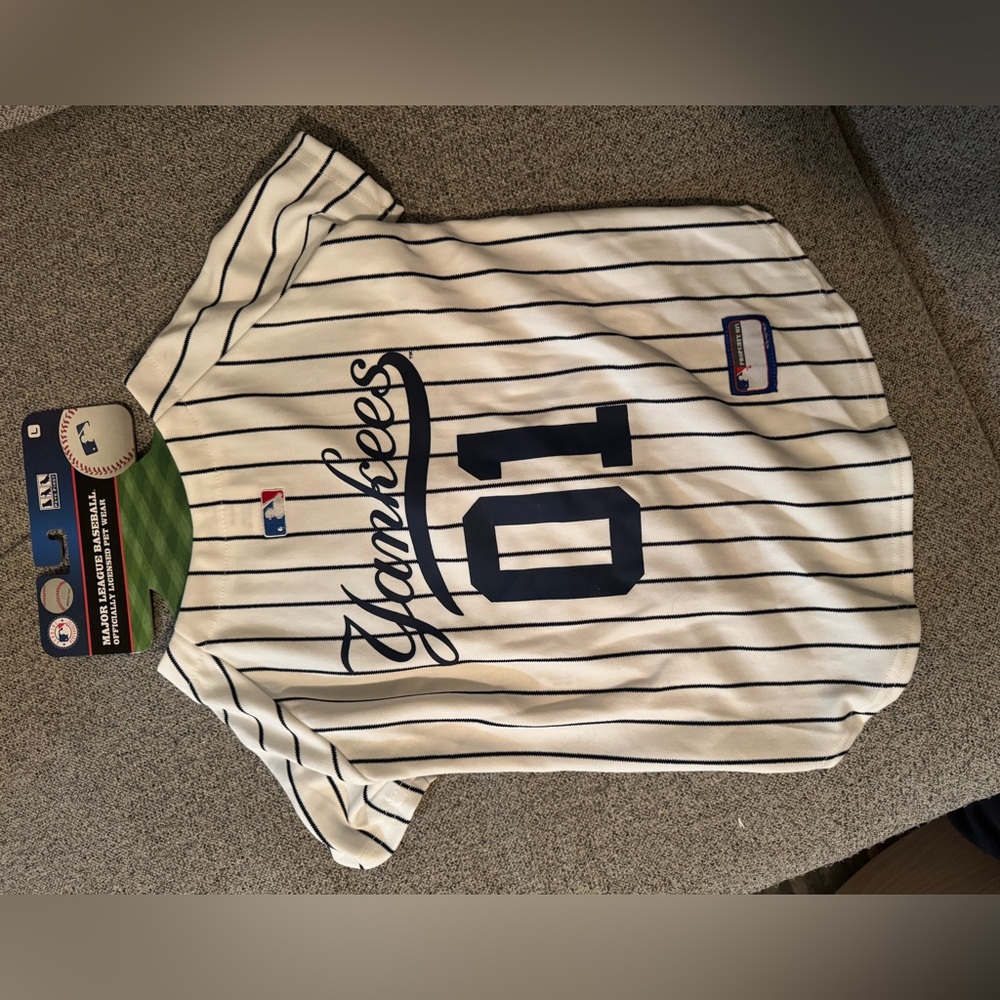 NY YANKEES Dog Jersey. Size Large.